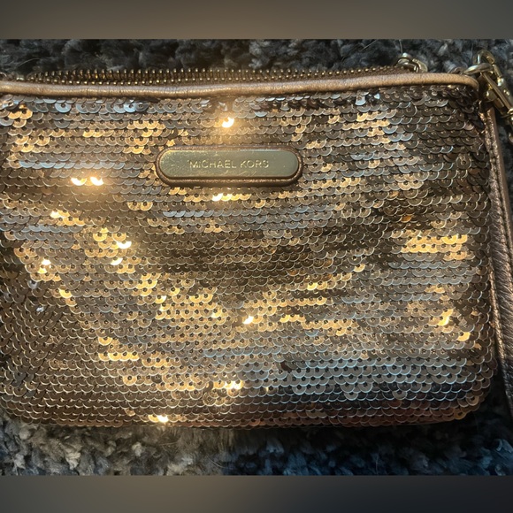 Multiple Kate Spade purses, and Michael Kors, purses all are like new condition - Picture 3 of 15